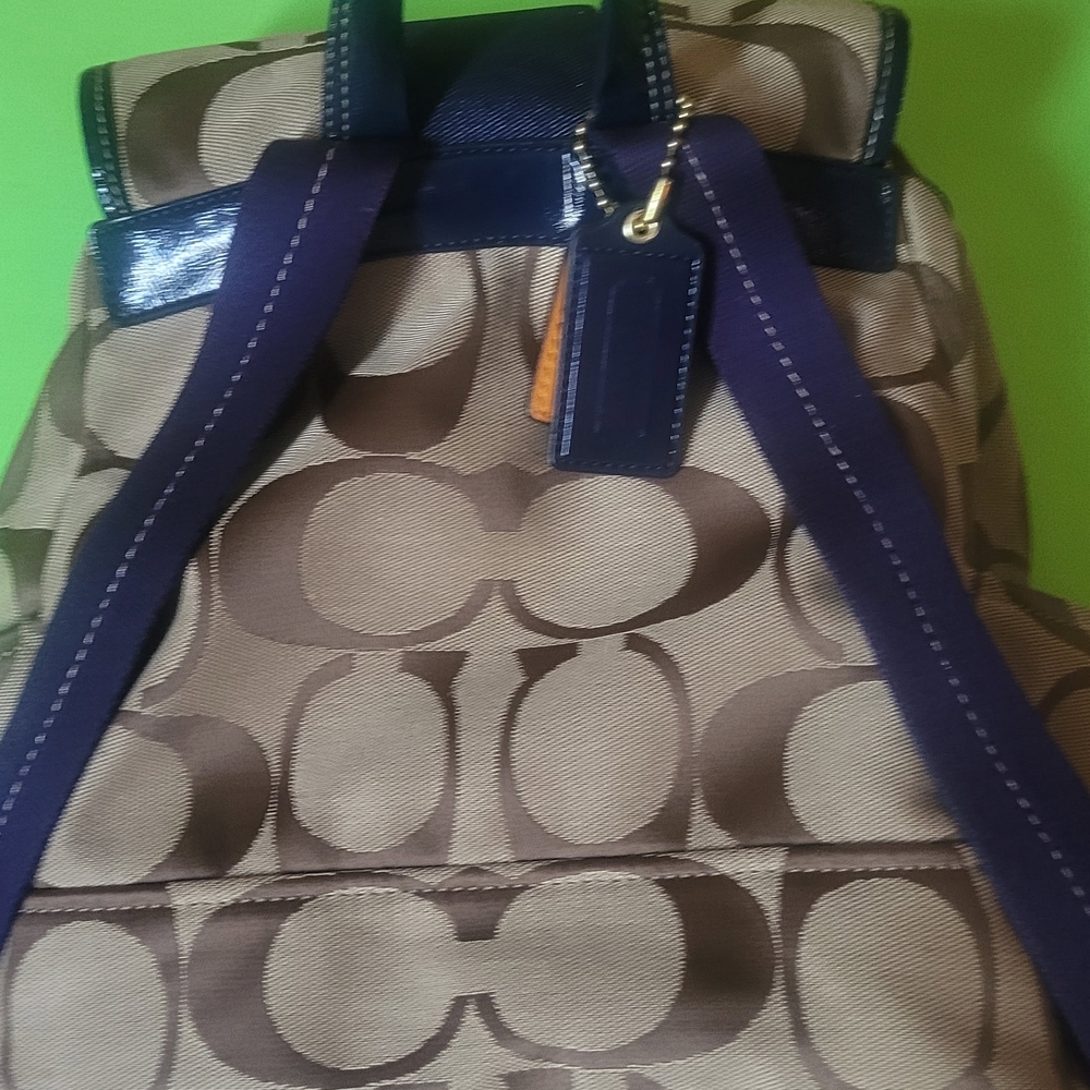 Coach Navy and Tan Signature Canvas Bag Detail - Picture 3 of 3